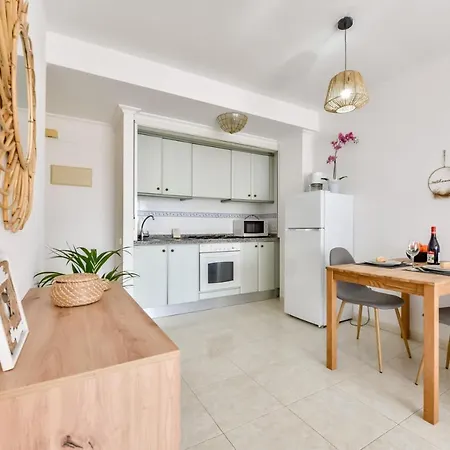 Zafiro Atico Apartment *